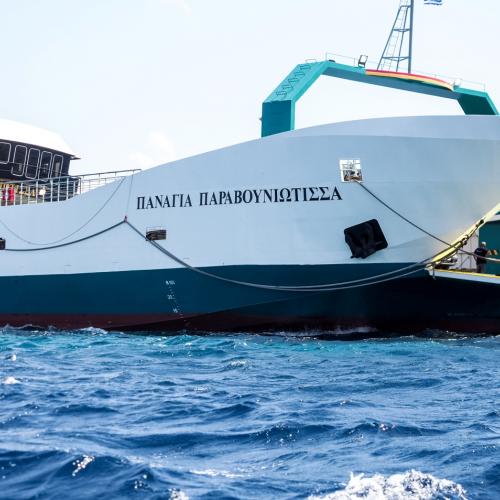 Νέα Στύρα: «Δεν λειτούργησαν τα πηδάλια, δεν είδα την ξέρα», λέει ο καπετάνιος — Του ασκήθηκε δίωξη για πρόκληση ναυαγίου