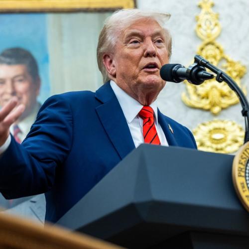 TRUMP DONALD WHITE HOUSE