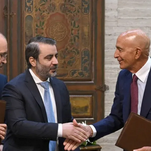 τομ μπαρκ ακυ συριος