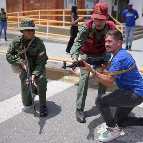 βενεζουελα οπλα σε πολιτες