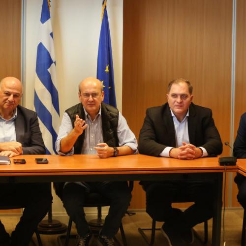 τσιαρας , χατζηδακης και πιτσιλης