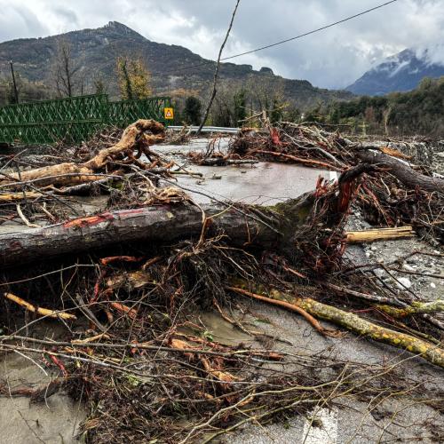 Ήπειρος - Εικόνες Αποκάλυψης: Βυθισμένα σπίτια στη λάσπη και κατεστραμμένοι δρόμοι από τις κατολισθήσεις