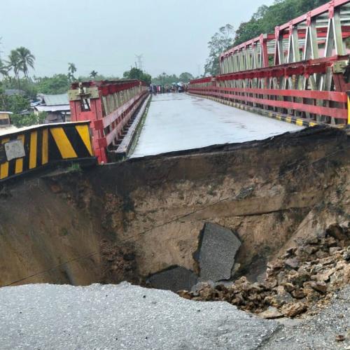 Ινδονησία ΠΛΗΜΜΥΡΕς