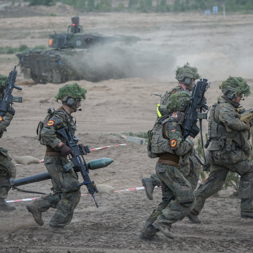 WSJ: Σενάριο ρωσικής επίθεσης - Παραστρατιωτικοί στη Λιθουανία εκπαιδεύονται για ενδεχόμενη εισβολή