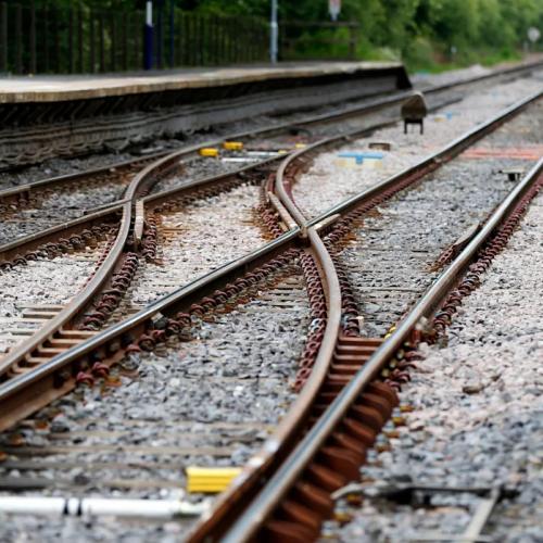 Ουαλία: Εκτροχιασμός τρένου στην Κάμπρια – Μεγάλη κινητοποίηση σωστικών συνεργείων