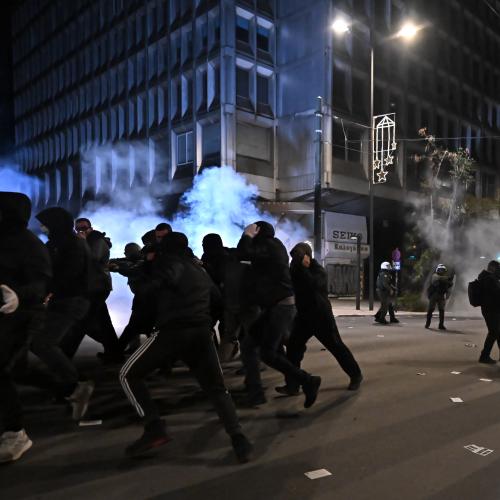 Επέτειος δολοφονίας Γρηγορόπουλου: Ένταση και επεισόδια στο κέντρο της Αθήνας - Δεκάδες προσαγωγές