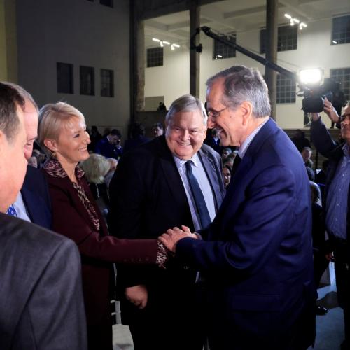 ί που βρίσκονται στα μπλόκα δεν έχουν κερδίσει το Τζόκερ» – Θερμός εναγκαλισμός με τον Κώστα Καραμανλή