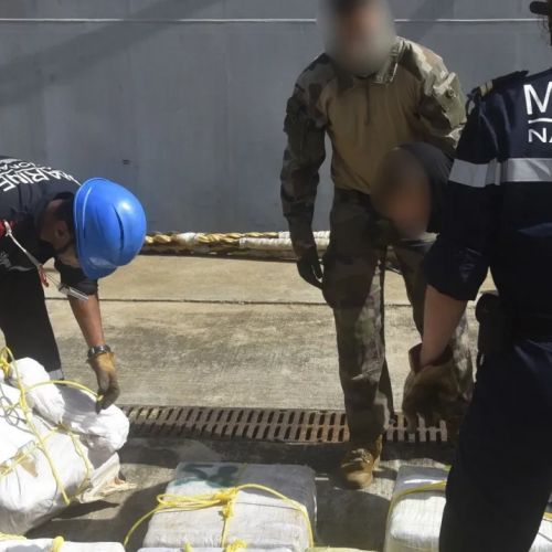 Πλοίο ελληνικών συμφερόντων με μεγάλη ποσότητα κοκαΐνης 