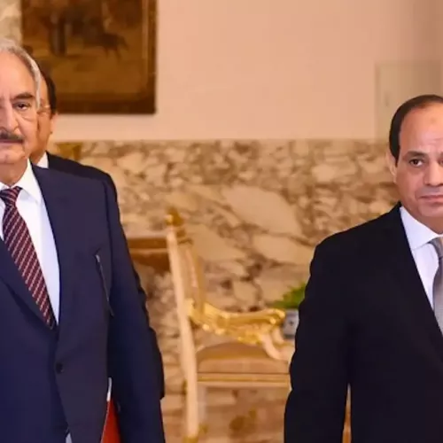 Συνάντηση Σίσι–Χαφτάρ και προσπάθεια οριοθέτησης ΑΟΖ Λιβύης και Αιγύπτου - Πώς επηρεάζει την Ελλάδα 