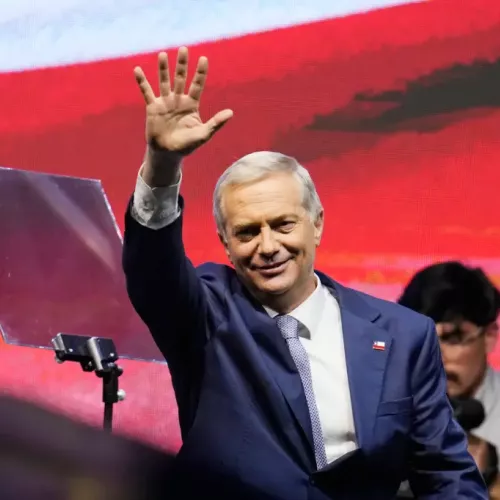 Χιλή: Νίκη του ακροδεξιού Καστ στις προεδρικές εκλογές – Επιστρέφουν τα φαντάσματα της δικτατορίας