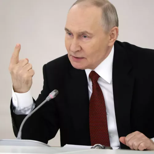 Οργή και απειλές από το Κρεμλίνο για την επίθεση με drones στην κατοικία Πούτιν: «Ξέρουμε πότε και πώς θα αντιδράσουμε»