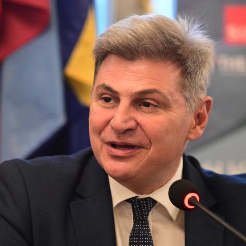 φαραντουρης