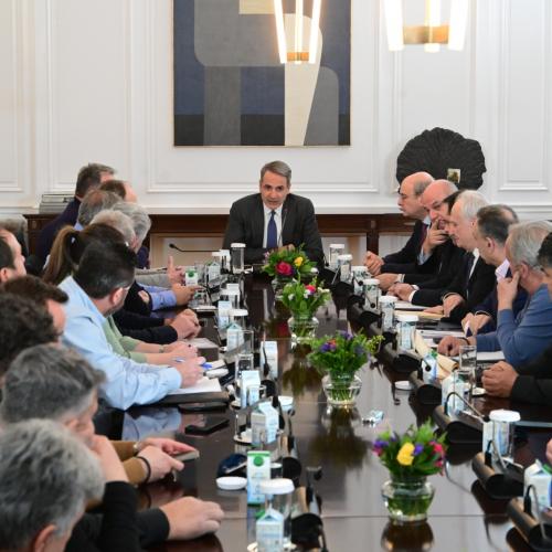 Σε εξέλιξη συνάντηση Μητσοτάκη με αντιπροσωπεία αγροτών: «Τις εξελίξεις τις διαμορφώνουν οι παρόντες, όχι απόντες»