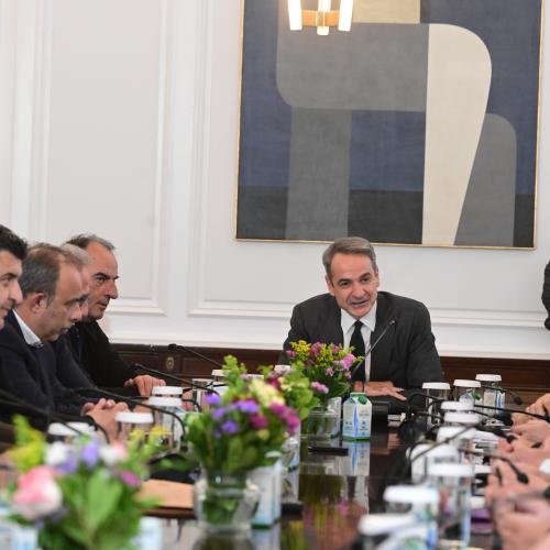 μητσοτακης και αγροτες