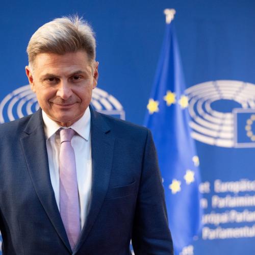 φαραντουρης