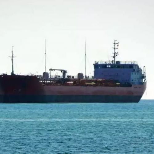 Ρωσία: «Ξεκάθαρη πράξη πειρατείας» η κατάληψη του τάνκερ Marinera από τις ΗΠΑ