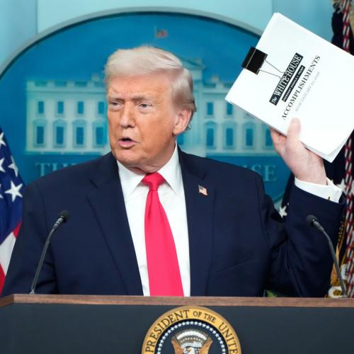 Τραμπ: «Θα μάθετε πόσο μακριά μπορώ να φτάσω για τη Γροιλανδία» — Τι είπε για ΝΑΤΟ, Βενεζουέλα και οικονομία