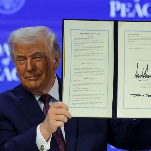 συμβουλιο ειρηνης υπογραφη