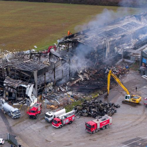 Αυτοψία στο εργοστάσιο «Βιολάντα»: Σε κακή κατάσταση το δίκτυο σωληνώσεων που μετέφερε το φονικό προπάνιο