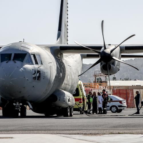 ΑΕΡΟΔΙΑΚΟΜΙΔΗ ΓΙΑ ΤΗ ΜΕΤΑΦΟΡΑ ΕΞΙ ΑΝΗΛΙΚΩΝ ΠΑΙΔΙΩΝ ΜΕΤΑΝΑΣΤΩΝ ΣΤΗΝ ΑΘΗΝΑ ΠΟΥ ΝΟΣΗΛΕΥΟΝΤΑΝ ΣΤΗ ΧΙΟ ΜΕΤΑ ΤΗΝ ΠΟΛΥΝΕΚΡΗ ΤΡΑΓΩΔΙΑ