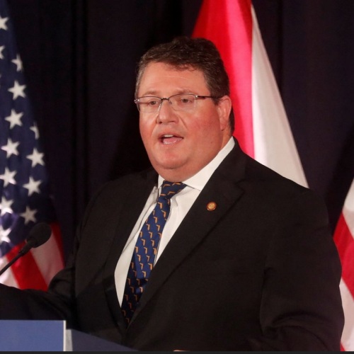 Ρατσιστικό παραλήρημα Ρεπουμπλικάνου βουλευτή: Έγραψε ότι προτιμά «σκύλους από μουσουλμάνους»