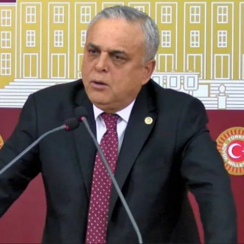 Παραλήρημα Τούρκου βουλευτή: «Εδώ έχουμε την ελληνική απειλή και ζητάτε αυξήσεις στις συντάξεις;» 