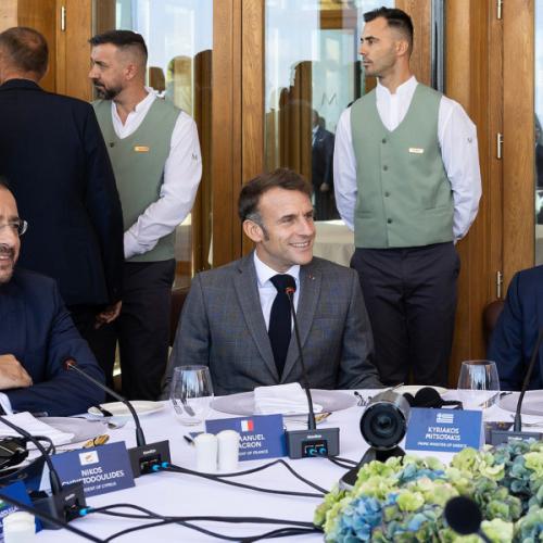 μακρον χριστοδουλιδης μητσοτακης