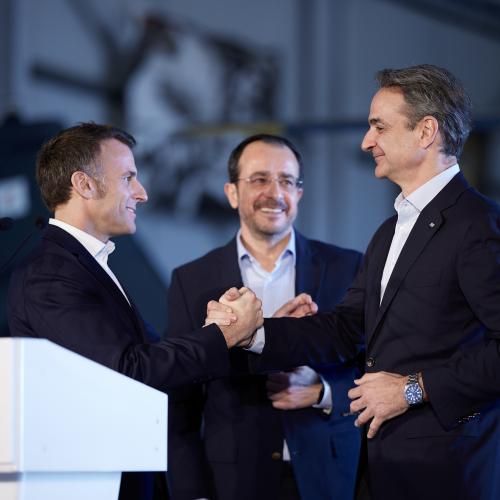 μητσοτακης, χριστοδουλιδης και μακρον