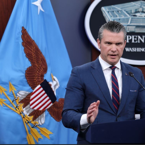 Και ο Πιτ Χέγκσεθ κατά συμμάχων: «Πού είναι το ισχυρό Βασιλικό Ναυτικό;»