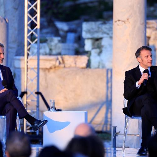 Ελληνογαλλική στρατηγική συμμαχία: Με ισχυρούς συμβολισμούς και πολιτικά μηνύματα επισφραγίστηκε η επίσκεψη Μακρόν