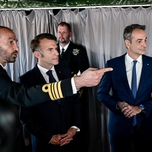 Σαφές μήνυμα Μακρόν από τη φρεγάτα «Κίμων»: Στρατηγική σύμπλευση Ελλάδας–Γαλλίας
