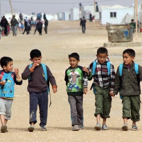 παιδια στη μεση ανοτολη