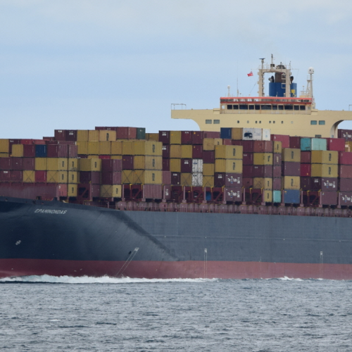 Φρουροί της Επανάστασης: Επίθεση και κατάσχεση πλοίου ελληνικών συμφερόντων ανοιχτά του Ομάν