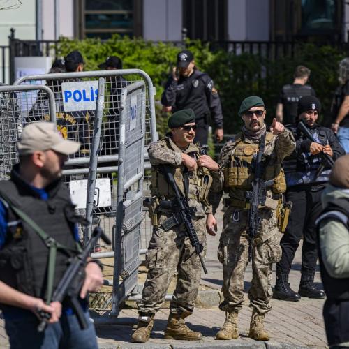 Υπό διερεύνηση τρομοκρατική επίθεση στην Κωνσταντινούπολη – Νεκρός ο ένας δράστης