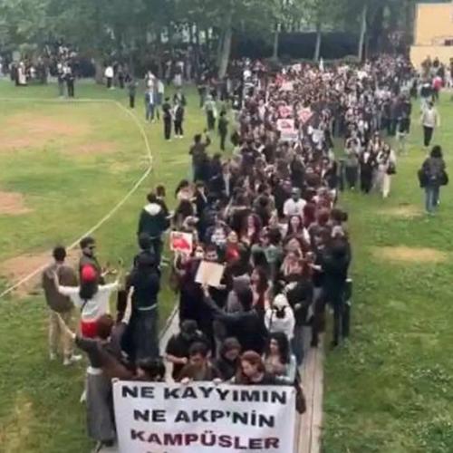«Λουκέτο» στο Πανεπιστήμιο Μπιλγκί: Φοιτητικός ξεσηκωμός και αστυνομικός αποκλεισμός στην Κωνσταντινούπολη