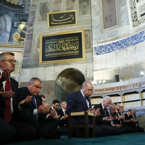 Ο Ερντογάν στην Αγία Σοφία για την επέτειο της Άλωσης – Απήγγειλε στίχους από το Κοράνι