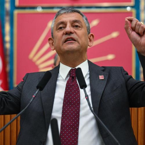 Σκηνικό πολιτικής έντασης στην Τουρκία μετά την καθαίρεση Οζέλ από το Ρεπουμπλικανικό Κόμμα