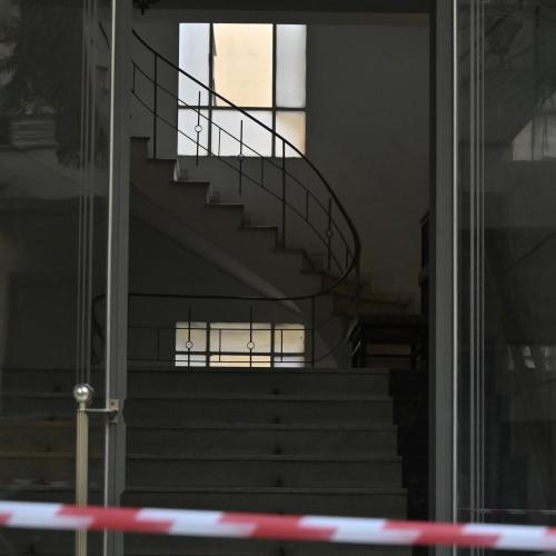  ΝΕΚΡΟΣ ΕΝΤΟΠΙΣΤΗΚΕ ΓΝΩΣΤΟΣ ΠΟΙΝΙΚΟΛΟΓΟΣ ΣΤΟ ΓΡΑΦΕΙΟ ΤΟΥ ΣΤΟ ΚΕΝΤΡΟ ΤΗΣ ΑΘΗΝΑΣ 