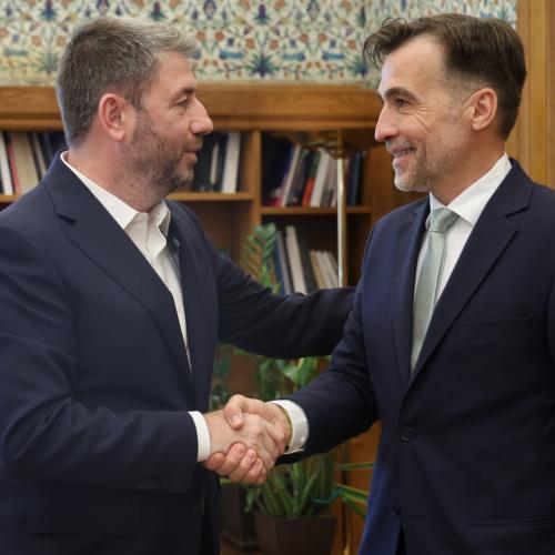 Στην Κοινοβουλευτική Ομάδα του ΠΑΣΟΚ εντάχθηκε ο Μιχάλης Χουρδάκης 