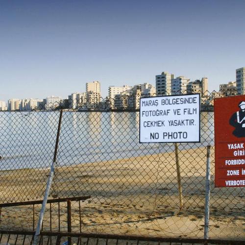 Από την εισβολή στη λήθη: Η Τουρκία διαπραγματεύεται τη νομιμοποίηση της κατοχής στην Κύπρο