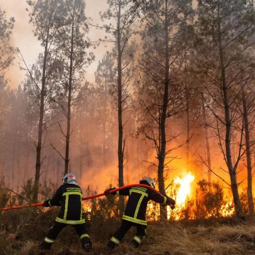 Συνεχίζεται ο πύρινος εφιάλτης σε Γαλλία και Ισπανία με πάνω από 330.000 εκτοπισμένους 