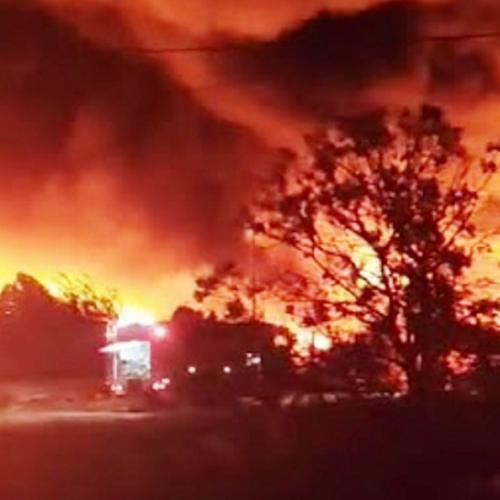 Λάρισα: Μεγάλη φωτιά σε επιχείρηση ανακύκλωσης στο Κιλελέρ – Μήνυμα 112 στους κατοίκους