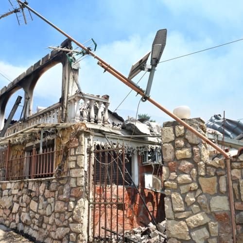 Πυρκαγιές: Αποκαρδιωτικές εικόνες στο Πόρτο Γερμενό — Πάνω από 20 σπίτια καταστράφηκαν