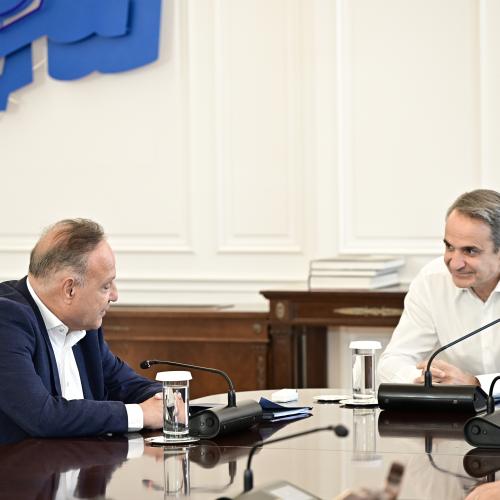 μητσοτακης και αγγελουδης