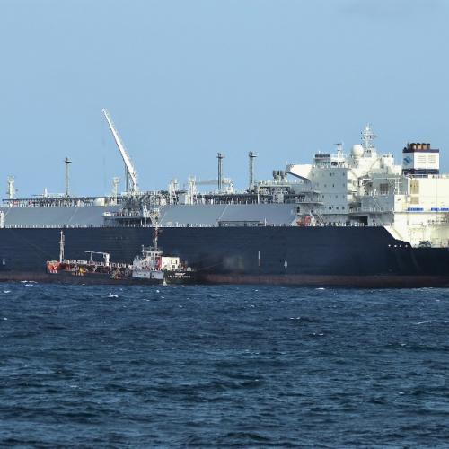 Ελληνόκτητο δεξαμενόπλοιο LNG επλήγη στο Στενό του Ορμούζ – Μπλακ άουτ στα ηλεκτρικά συστήματα