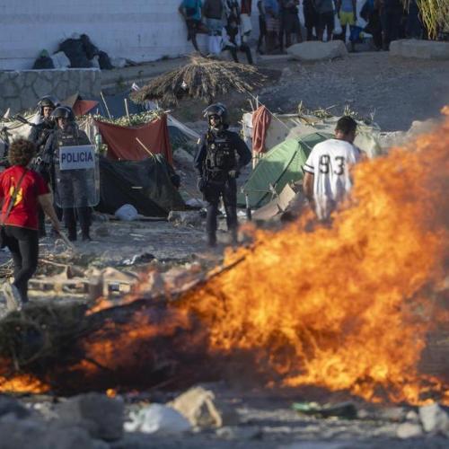 ΘΕΟΥΤΑ ΔΙΑΔΗΛΩΤΕΣ ΦΩΤΙΑ ΣΕ ΚΑΤΑΥΛΙΣΜΟ