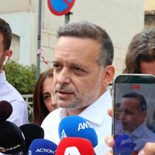 Έκρηξη στην Πλάκα: «Πιθανότερη η εκτεταμένη διαρροή αερίου» λέει ο Χάρης Δούκας