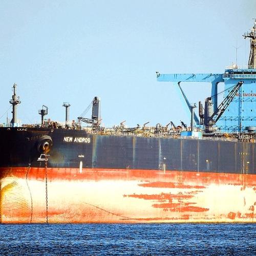 Reuters: Δεξαμενόπλοιο ελληνικών συμφερόντων χτυπήθηκε από drone – Καλά οι δύο Έλληνες ναυτικοί