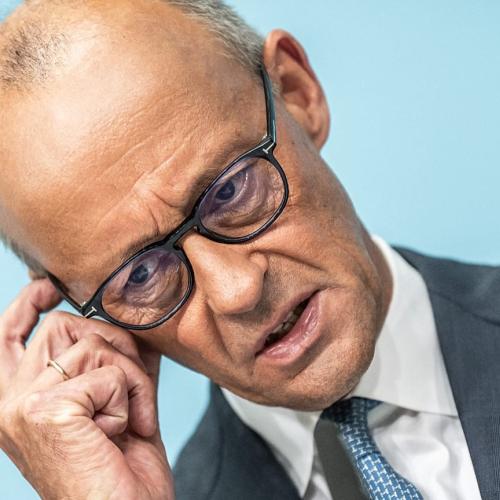 Politico: Το AfD βλέπει ιστορική ευκαιρία να πλήξει τον Μερτς και να διχάσει τη Χριστιανοδημοκρατική Ένωση