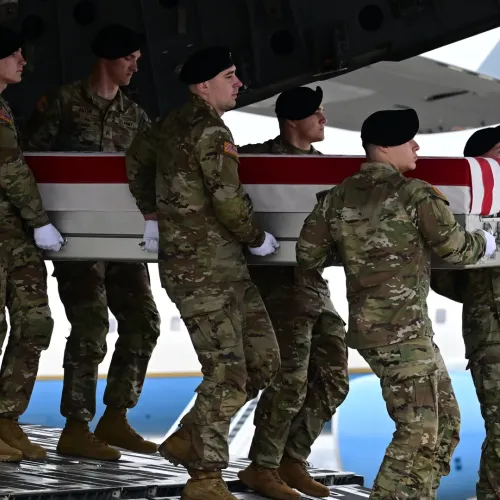 Washington Post: Περισσότεροι απ' όσους καταγράφει το Πεντάγωνο οι νεκροί Αμερικανοί στρατιωτικοί στον πόλεμο με το Ιράν